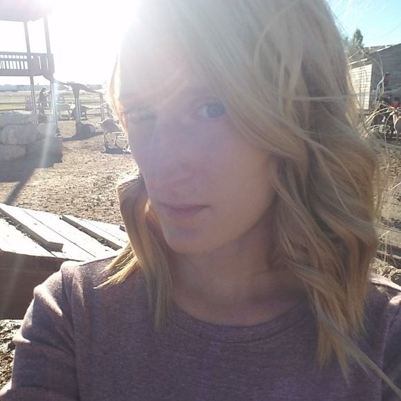 Meet your Posher, Kara - Picture 1 of 1